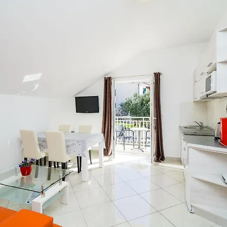 Samba- Premium One-bedroom With Balcony And Sea View شقة *