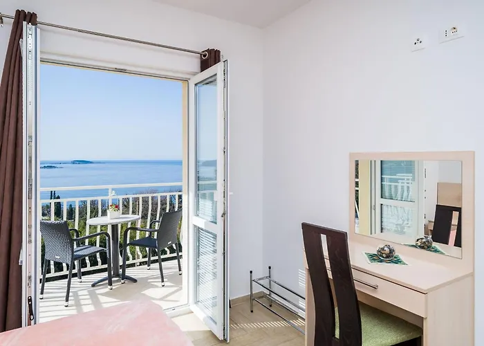 Samba- Premium One-bedroom With Balcony And Sea View