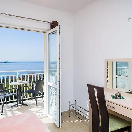 Samba- Premium One-bedroom With Balcony And Sea View